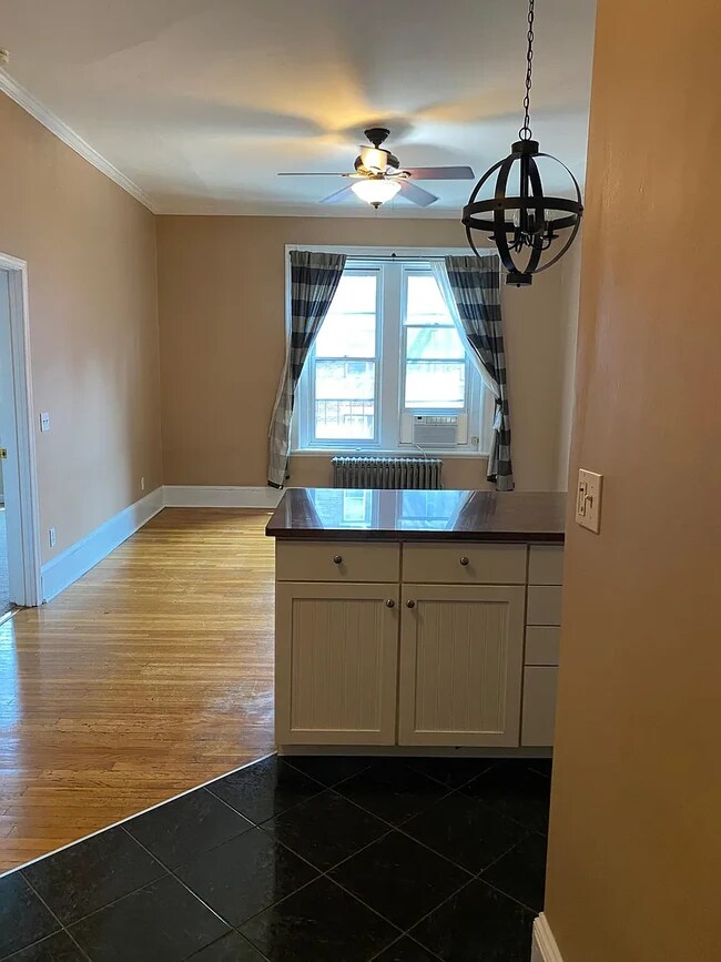 Photo - 400 Marlborough St