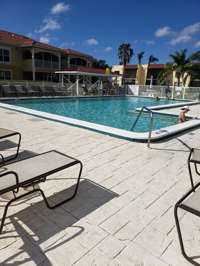 Photo - 12491 McGregor Blvd Unidad 4