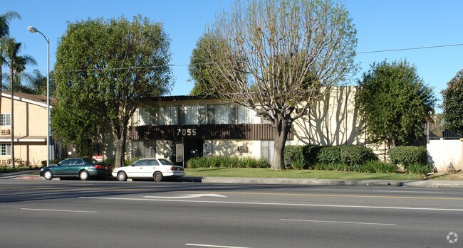 Photo - Sepulveda Apartments