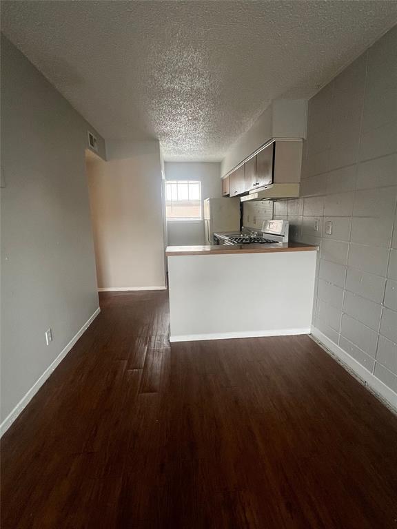 Photo - 311 E 31st St Unidad 307A