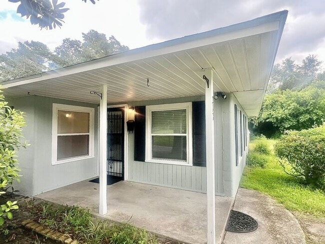 Building Photo - Cozy 2BR Cottage/No Carpet, large laundry ... Rental