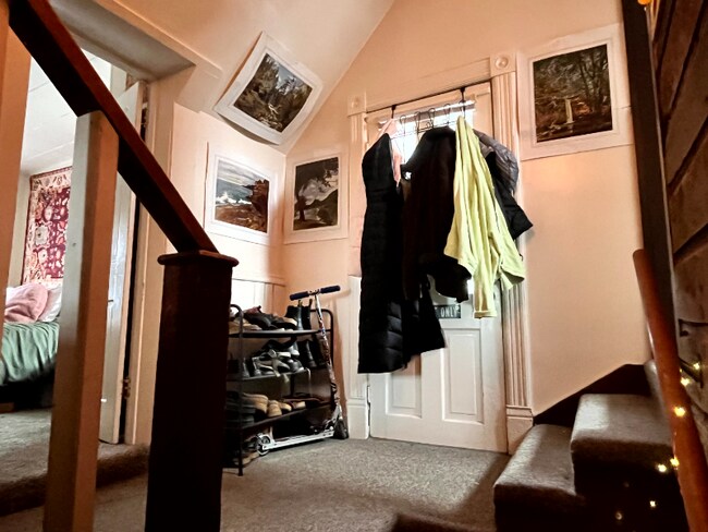 227 S 4th St Unit 2