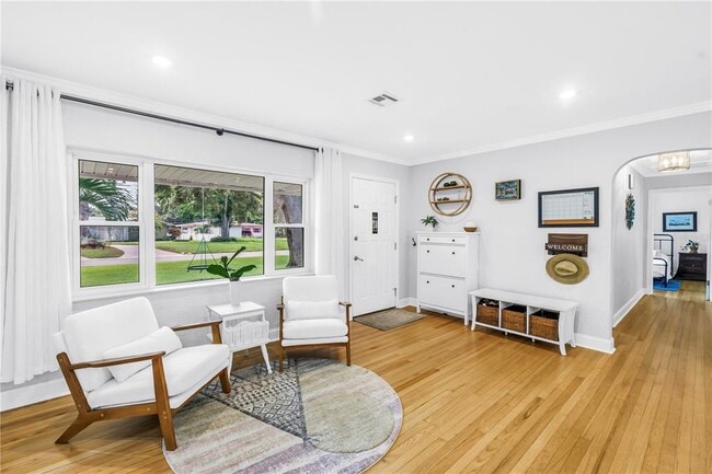 Photo - 2421 Covina Way S