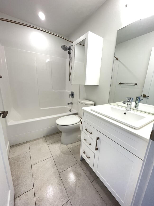 Photo - 660 Beach Rd