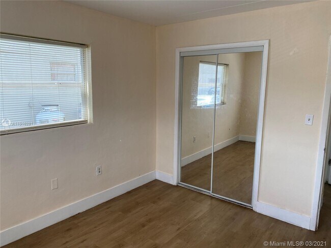 Photo - 1200 SW 3rd St Unidad 2