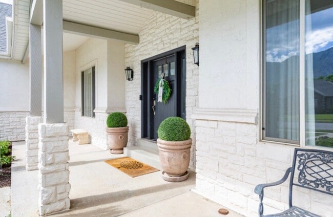 868 Braddock Lane