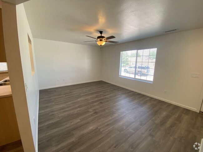 Building Photo - 6000 N Rockland Dr Unit B Rental