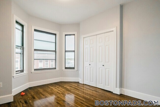 Building Photo - 344 Saratoga St Rental