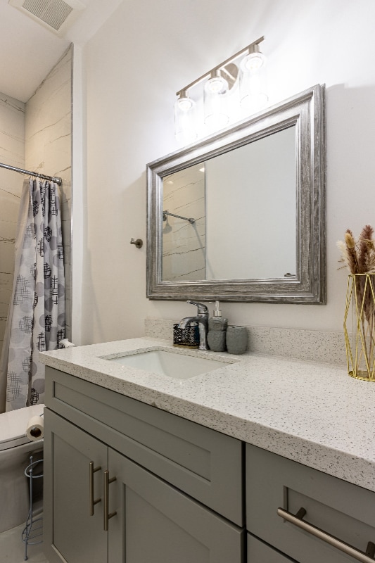 Photo - 2213 Simms St