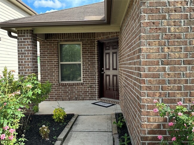 Building Photo - 3327 Chimera Ln