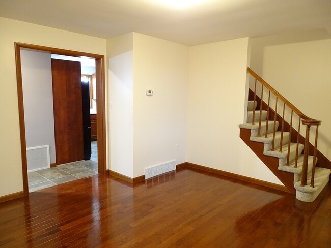 Photo - 2228 Junction Rd