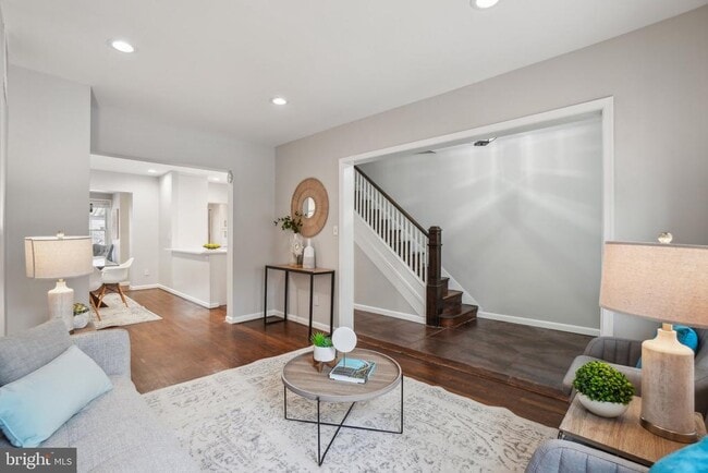 Photo - 3009 7th St NE