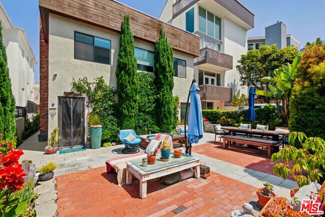 Photo - 23 Privateer St