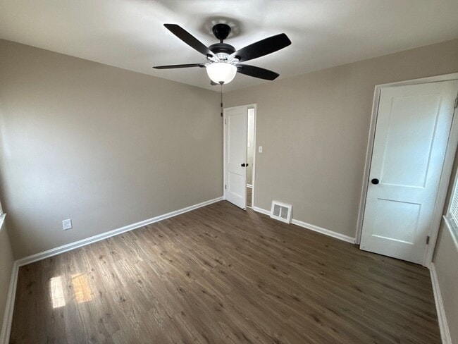 Photo - Renovated 3-Bedroom Home – We Welcome Sect...