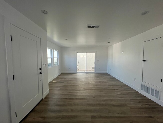 Photo - 4816 Hedda St Unidad 1
