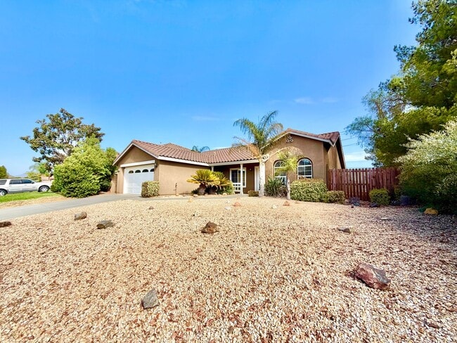 Photo - 102 Goldenrod Ave