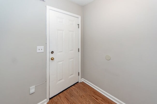 Photo - 296 Fleming Rd