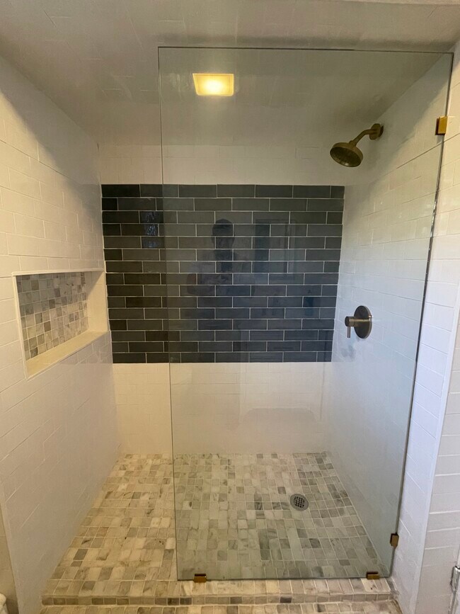 Photo - 1405 D St