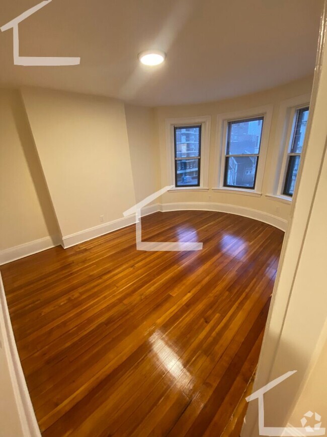 Building Photo - Avl April 1, 1/2 fee - Harvard Sq area 2BR... Rental