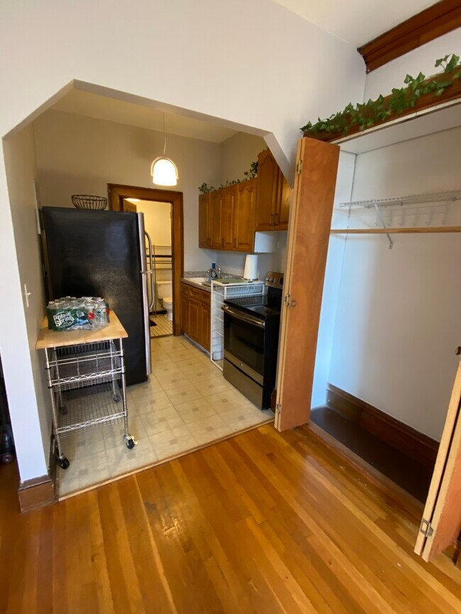 Photo - 854 Beacon St