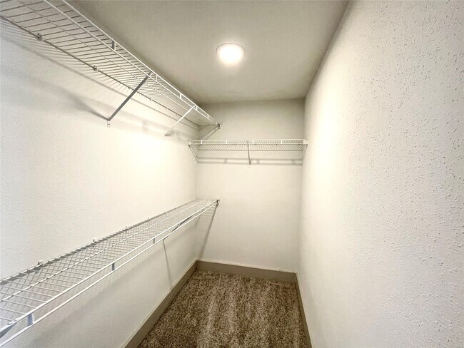 Photo - 2222 Smith St