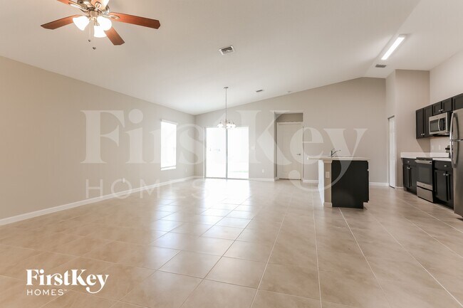 Photo - 729 SW Estate Ave