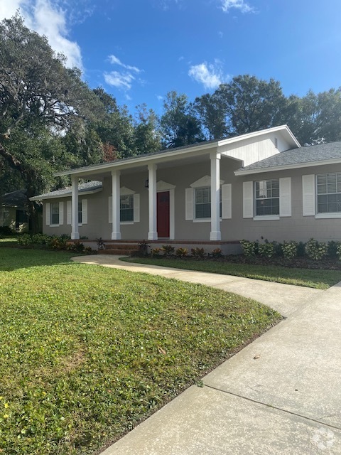 Building Photo - 3/2 in DeLand, quiet street, $2,200/monthly! Rental