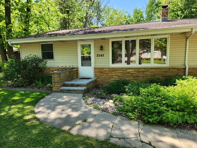 Photo - 2545 Southwood Dr