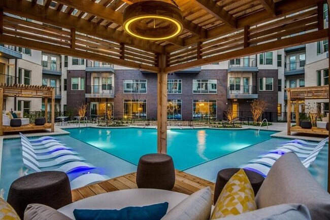 Photo - 14175 Dallas Pkwy Unidad b6