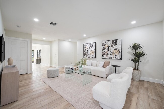 Photo - 8201 NW 67th Ave