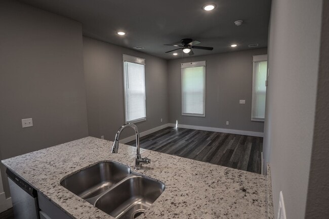 756 S Locust Ave Unit 756 Locust Ave, E-1