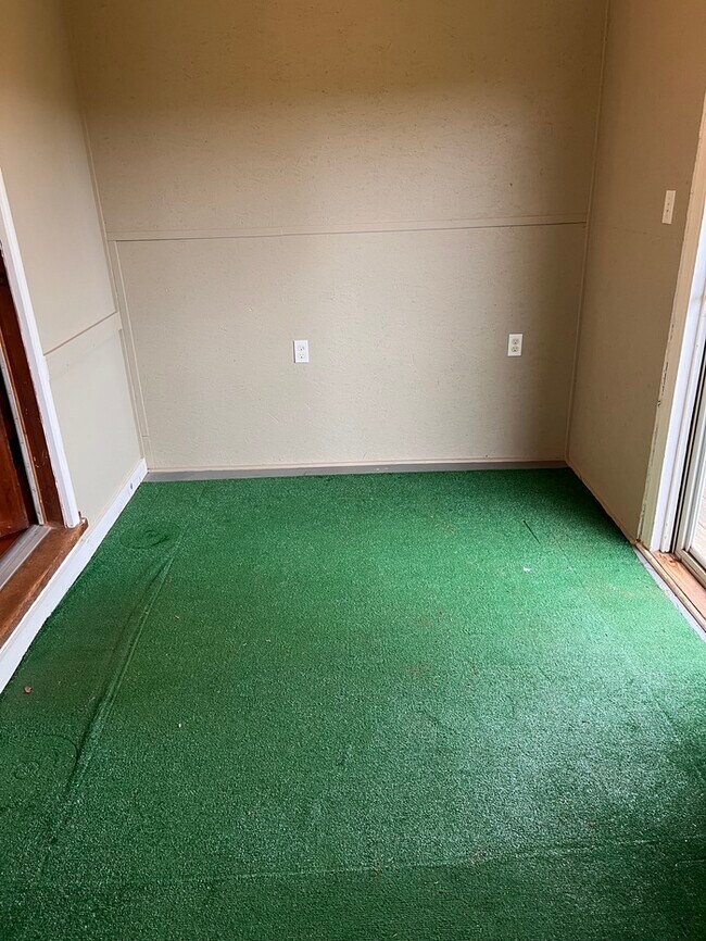 Photo - Cute 2 bed/ 1 Bath! Available now!