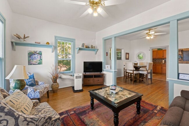 Photo - Charming 2 bed furnished Duplex Unit 442 W 1st St