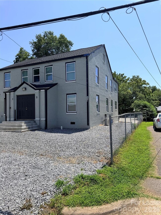 Photo - 510 F Ave SE