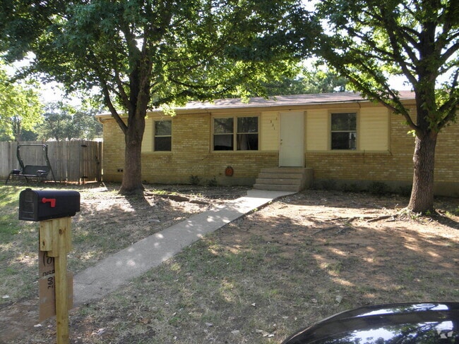 Building Photo - 301 Windmere Cir Rental