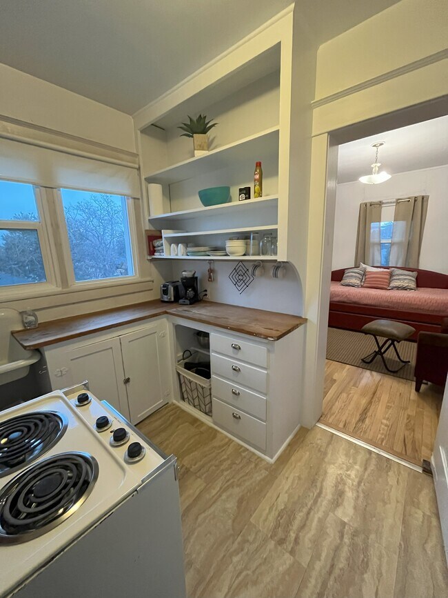 856 Carter E St Unit 4