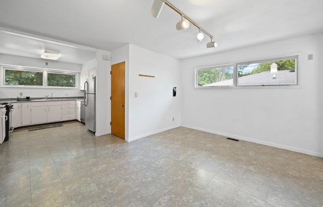 Photo - 4-Bedroom 2-bath in West Lafayette!