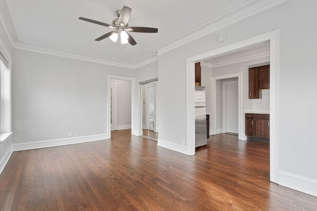 Photo - 1058 W Glenlake Ave