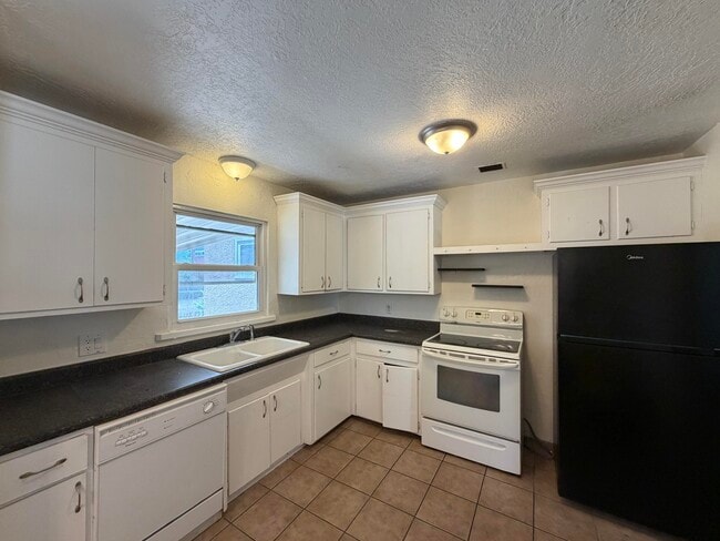 Photo - 317 Cagua Dr NE