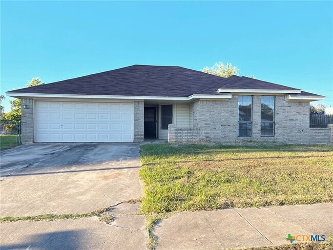 Building Photo - 2301 Timberline Dr
