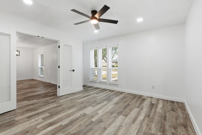 Photo - 2906 Colonial Dr