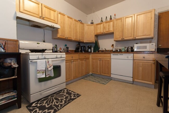 Photo - Sunny 2 Bed in Allston | Hardwood Floors | Dishwasher | 9/1