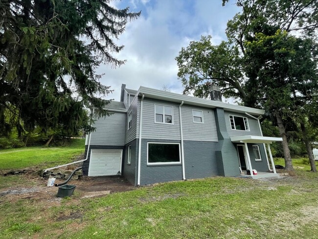 Back of House - 1813 Clairton Rd