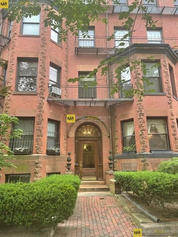 Photo - 400 Marlborough St Unidad 7