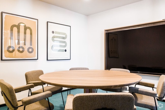 Centro de negocios - El Centro Apartments and Bungalows