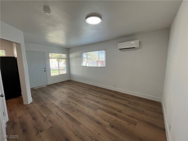 Photo - 222 S 10th St