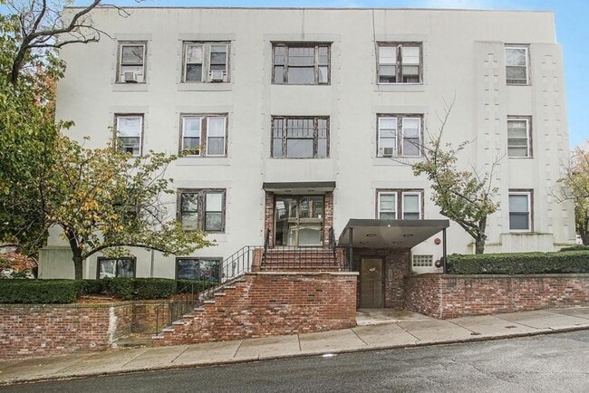 Photo - One bedroom MBTA GL-B