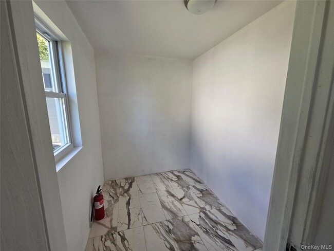 300 Lakeside Rd