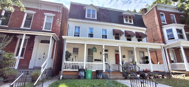 Building Photo - 638 W Philadelphia St Unit APT# 1