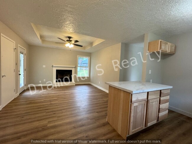 Photo - Charming 3 Bedroom Home - Wanda Gray/Cherokee/Kickapoo Schools!
